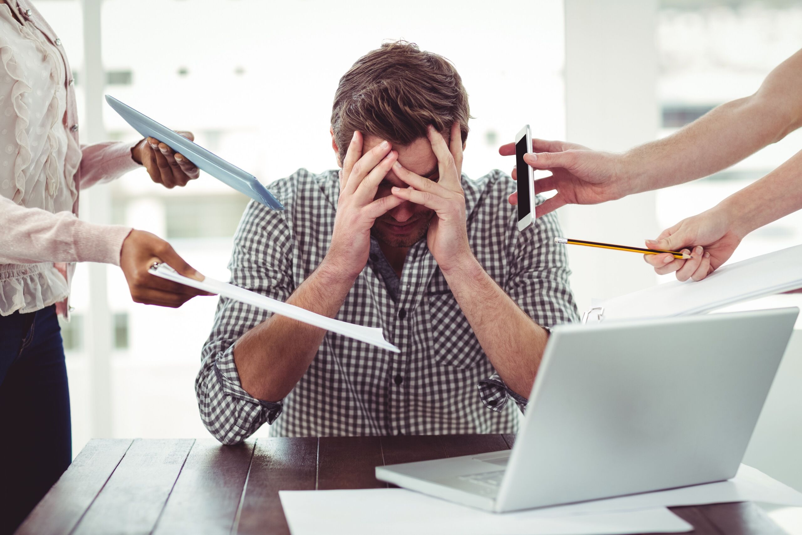 Risques psychosociaux -Santé mentale au travail Charge de travail - Burn-out : les signes qui ne trompent pas PROpul'Sens, coaching pro à Vannes Se reconstruire après l'épuisement professionnel